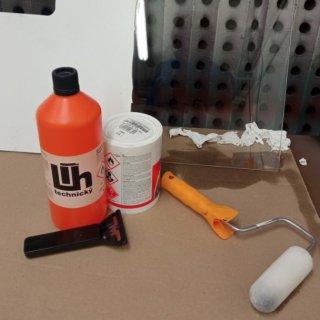 Odstraňování organických barev AQ2 z povrchu skla