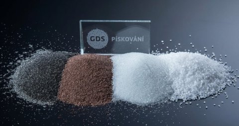 Náplně pro pískovačky a jakou zvolit pro práci se sklem